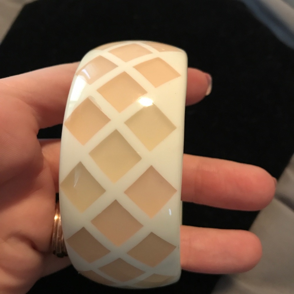 Del Sol color changing bracelet